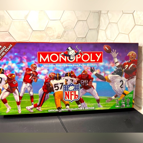 Vintage 1998 Parker Brothers NFL Football Monopoly Official Collector's Edition - Picture 1 of 9